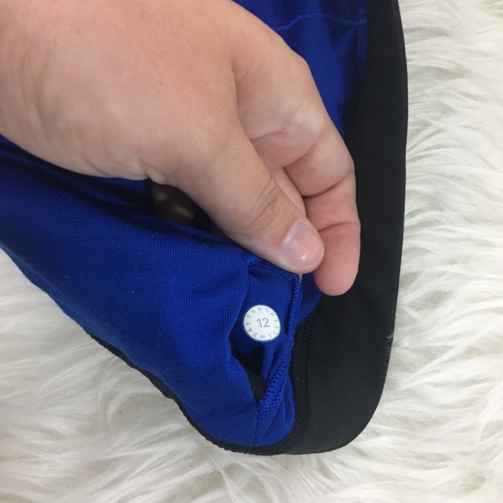SOLD Lululemon Invigorate Sports Bra - Size 12 - Picture 6 of 6